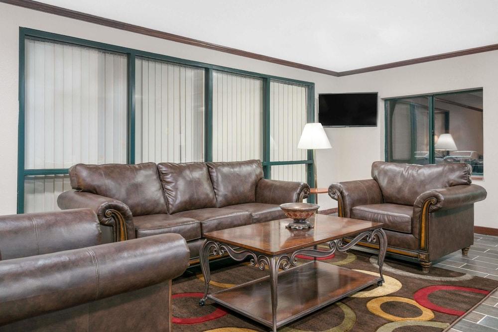 Baymont By Wyndham La Crosse/Onalaska Exterior foto